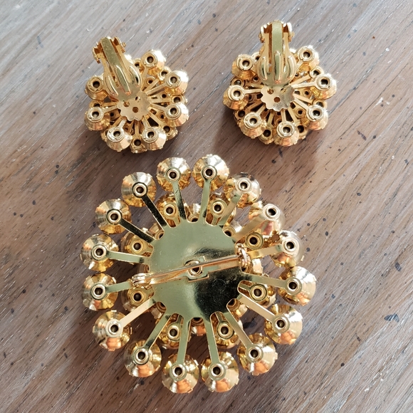 Vintage Aurora Borealis Brooch and Earrings Set - Picture 3 of 4